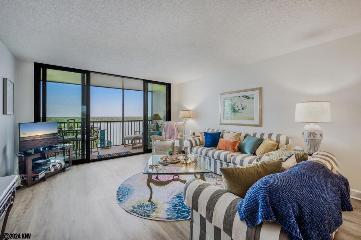 Palms of Bay Beach 4E