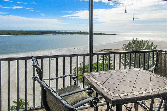 Wake Up to An AMAZING VIEW!  Welcome to the FABULOUS Island's End Beachfront Condo 801