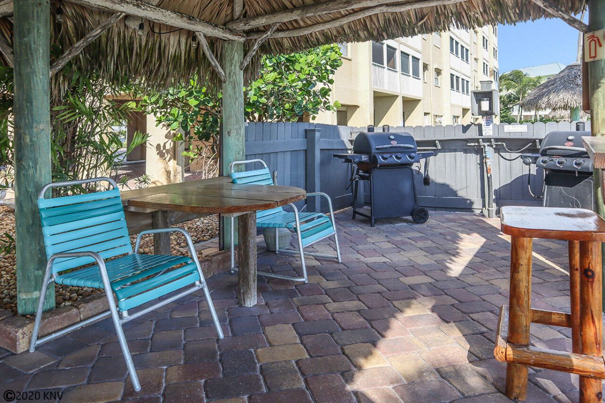 Amenities include a BBQ and Picnic Area Beachside