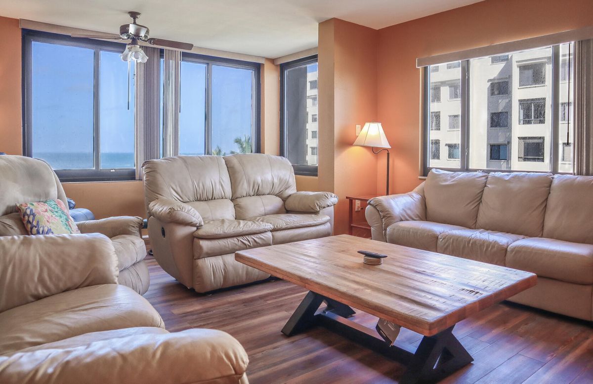 Welcome to this beautiful 2B/2B Vacation Home