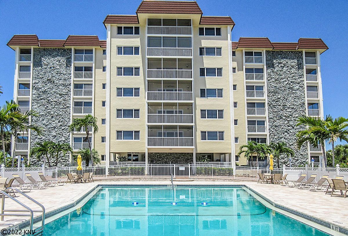 Beautiful Sand Caper Condominiums on Fort Myers Beach 