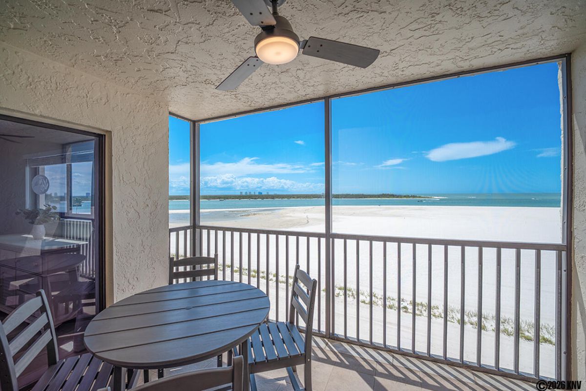 Wake Up to An Amazing View! Welcome to Carlos Pointe 432