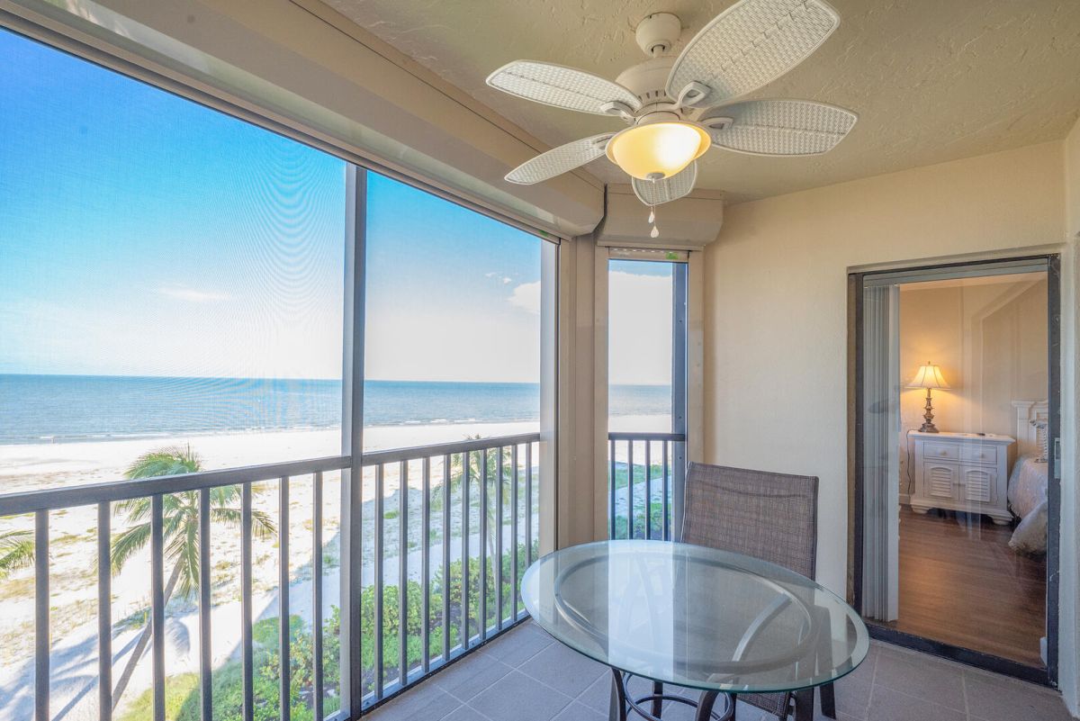 Beach Therapy! Welcome to Riviera Club 505 on Fort Myers Beach!