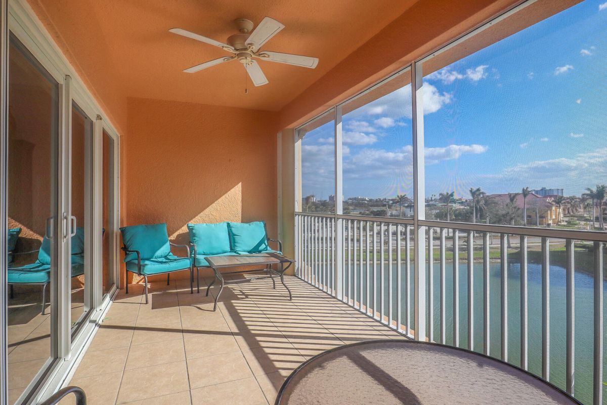 Life Is Better At The Beach! Welcome to the gorgeous Bella Lago 442