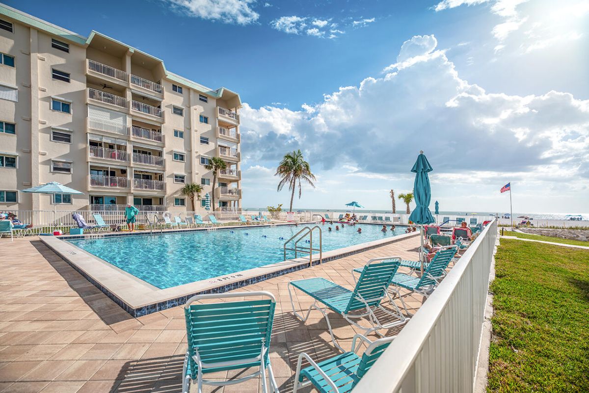 Sun and Sand, Drinks On Ice, Welcome to Our Paradise!