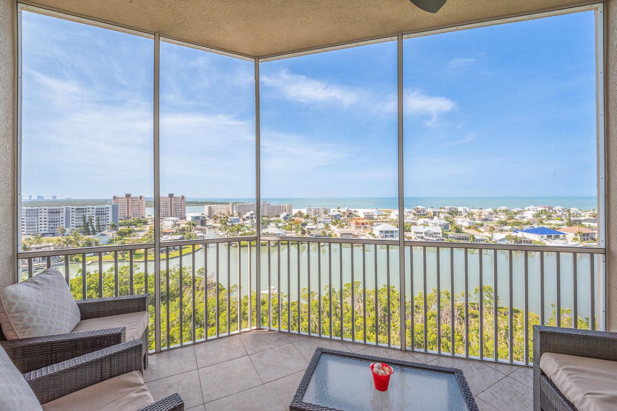 LUXURY WATERSIDE PENTHOUSE WITH STUNNING GULF VIEW