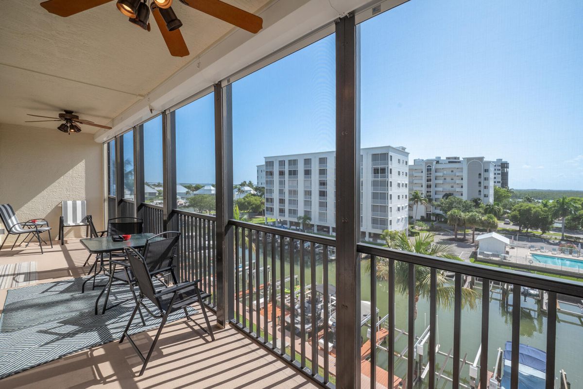 Paradise Found! Stunning views from your waterfront vacation home Hibiscus Pointe 643