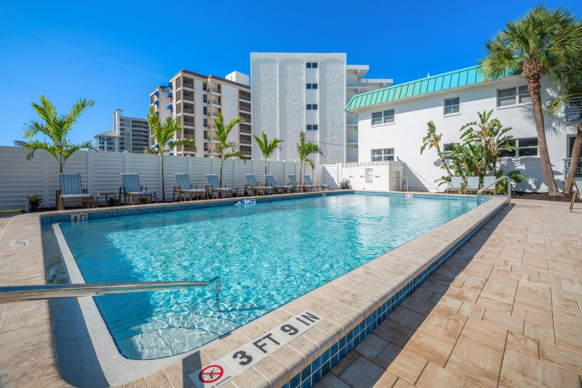 Seas The Day! Privateer Beachfront Vacation Condo 210G