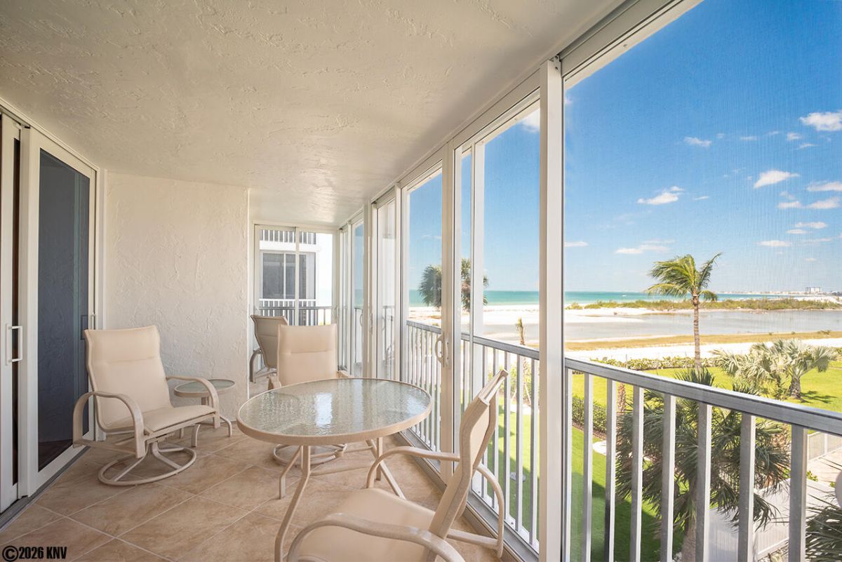 Welcome to Island Living at Creciente 313N