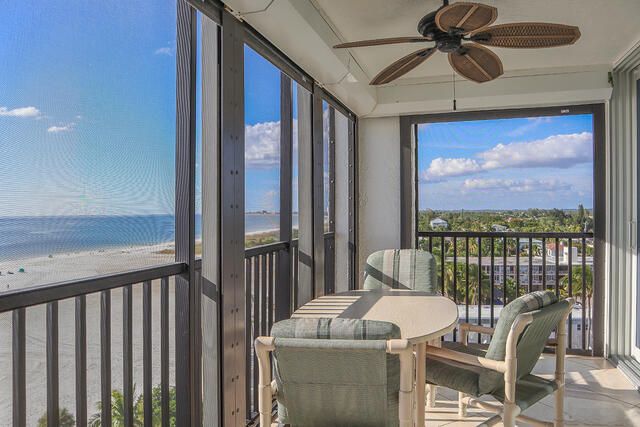 Fantastic Gulf Front View from your screened in lanai at Sunset 805
