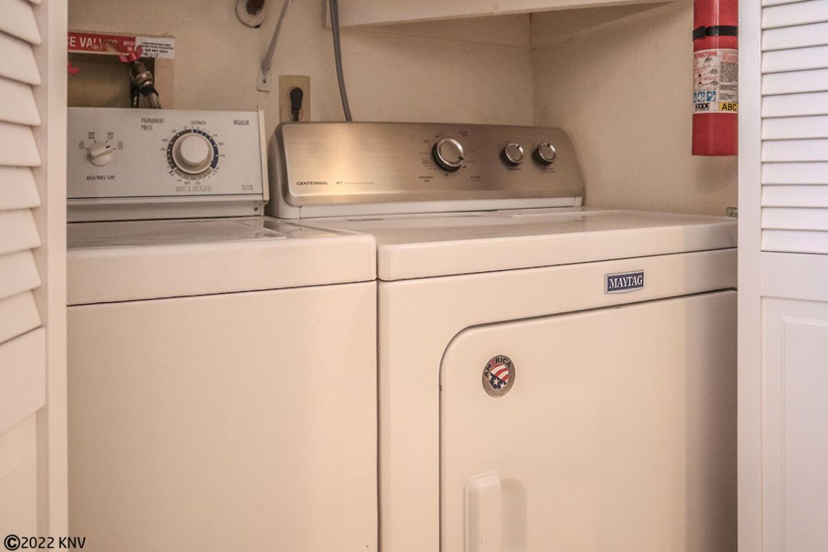 Washer Dryer in unit
