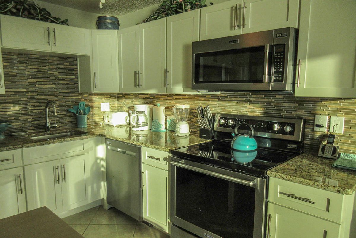 Fully Equipped Kitchen with brand new appliances