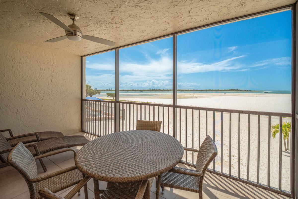 Enjoy Life At The Beach! Sweeping Views of the Gulf from your Lanai at Carlos Pointe 131