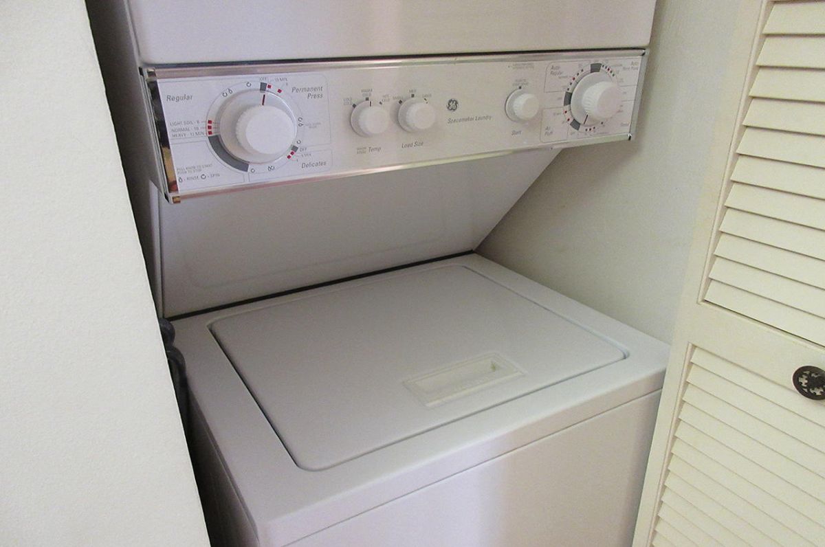 Harbour Pointe 524N - Washer Dryer In Unit